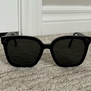 Gentle monster “her”Classic oversized Black Sunglasses